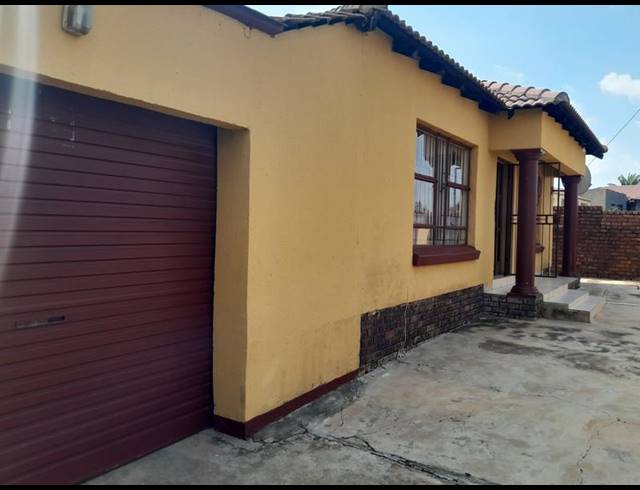3 BEDROOM HOUSE FOR SALE IN SOSHANGUVE EAST EXT 3